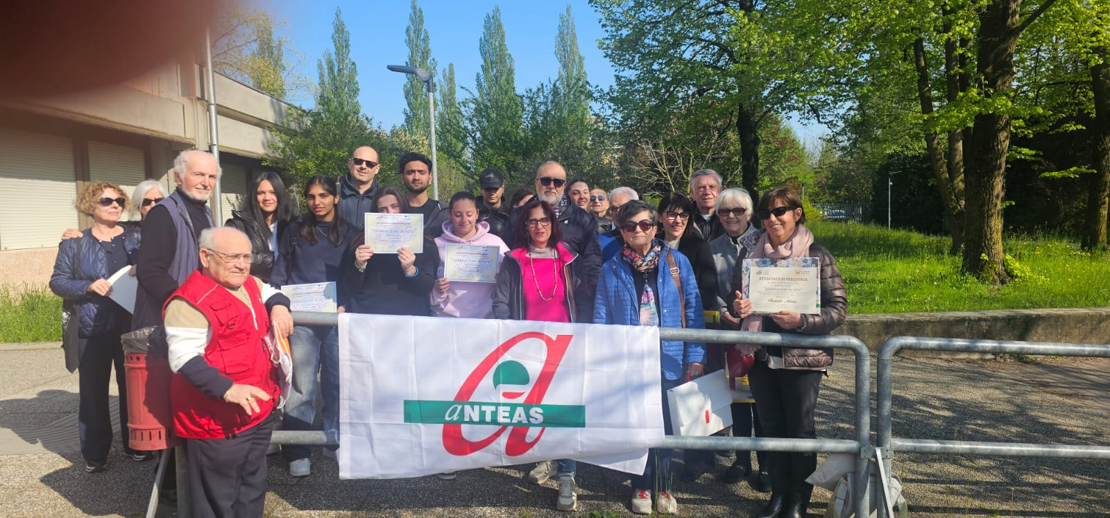 Pensionati a lezione di computer